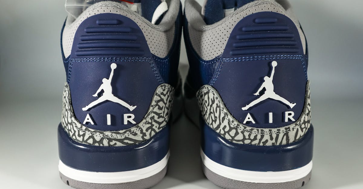 Best Lightweight Footwear Choices for Surviving Indian Summers